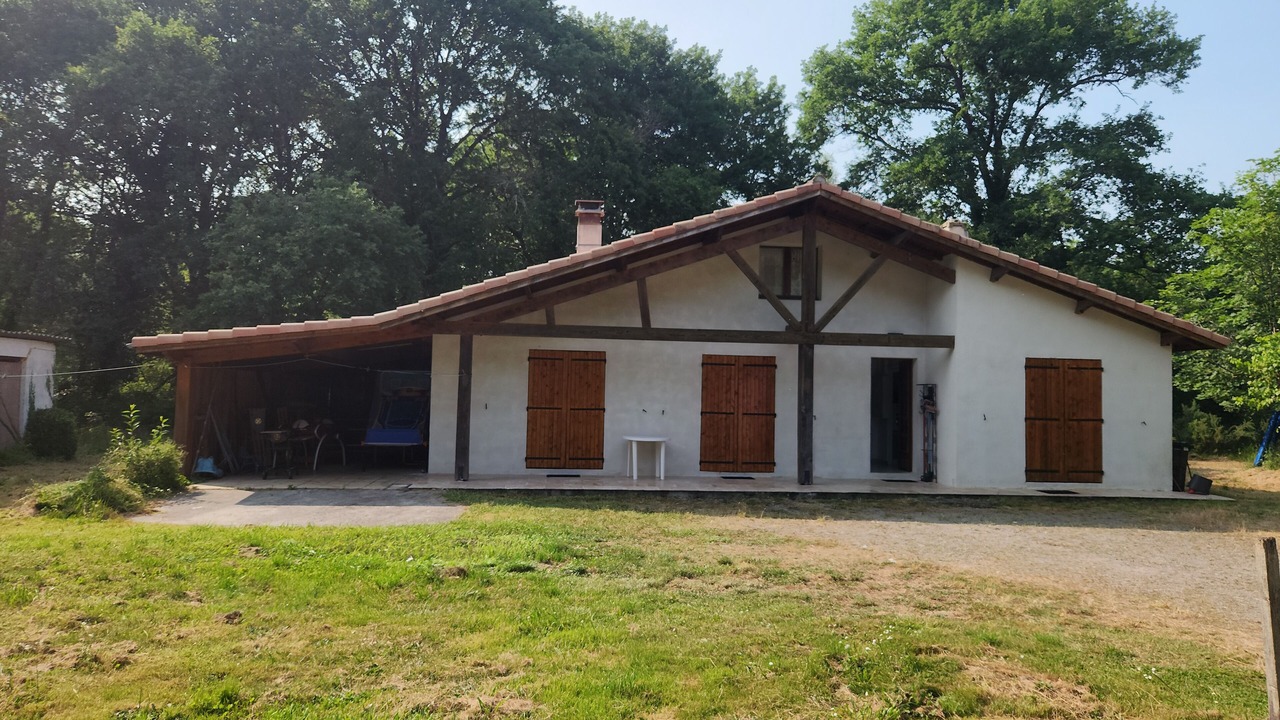 Photo of Outdoor in Saint-Germain-dEsteuil