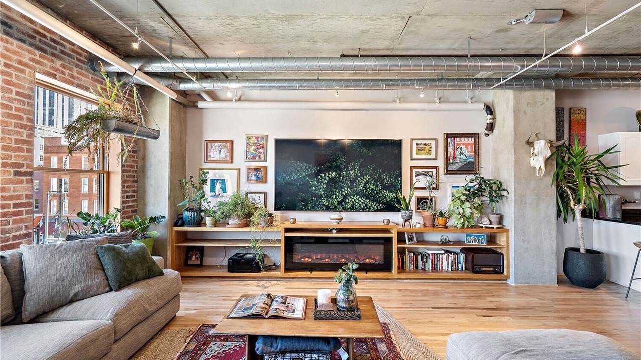 Photo of Livingroom in Addison