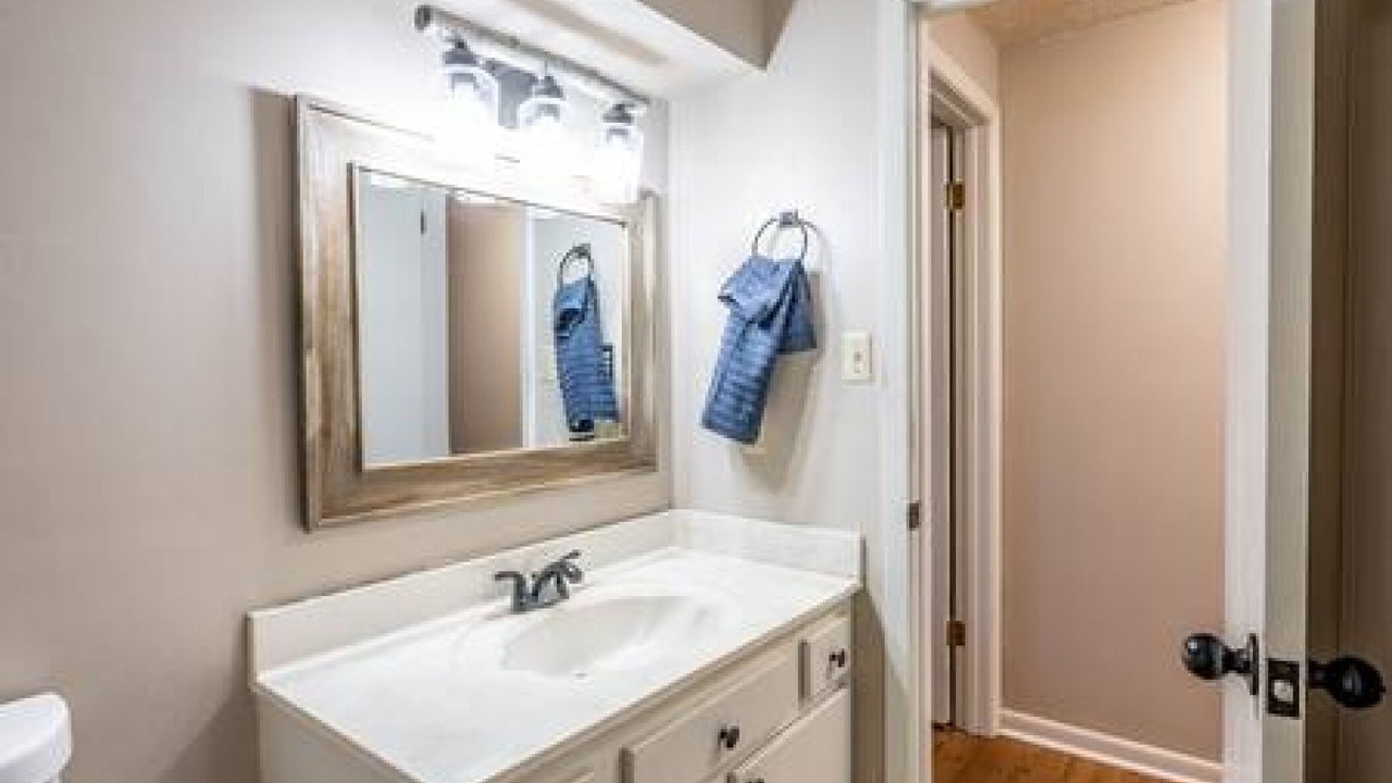 Photo of Bathroom in Pangburn