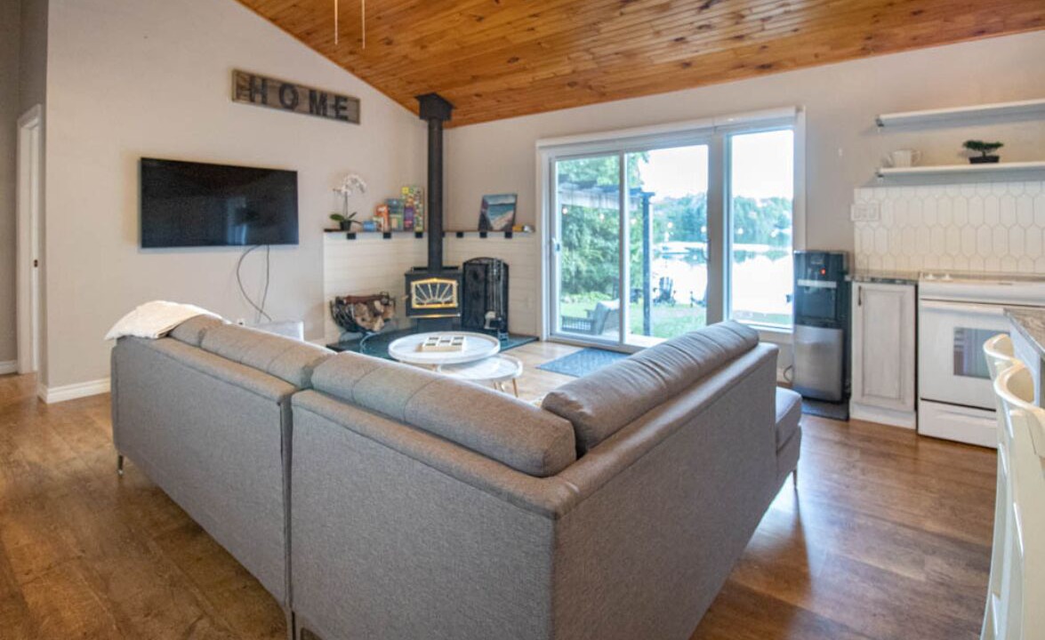 Photo of Livingroom in Havelock-Belmont-Methuen