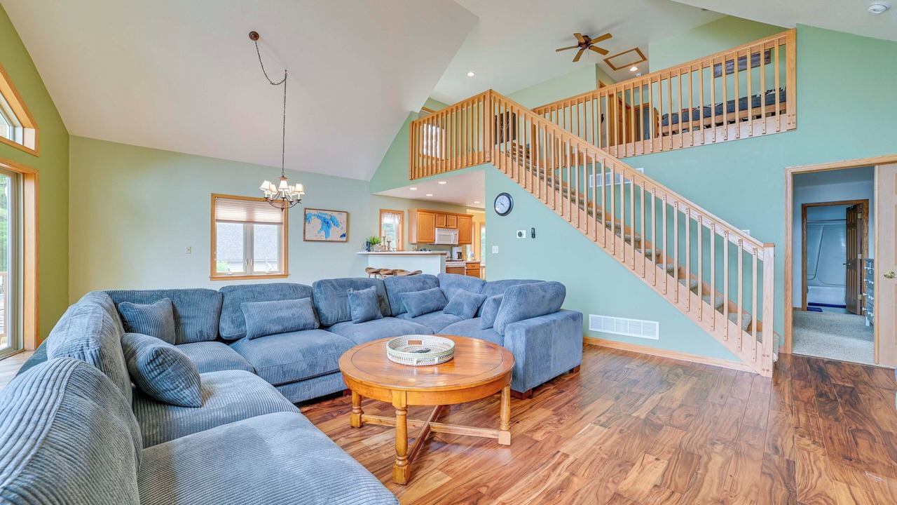 Photo of Livingroom in Rogers City