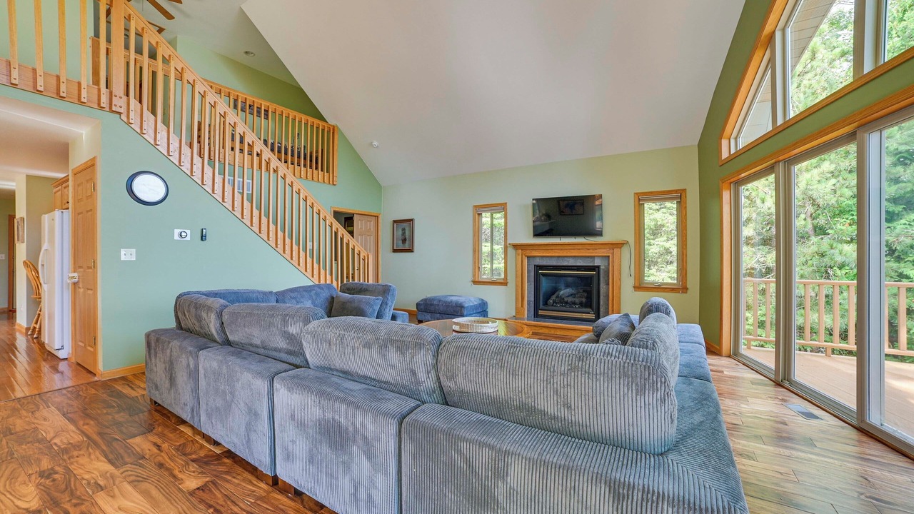 Photo of Livingroom in Rogers City