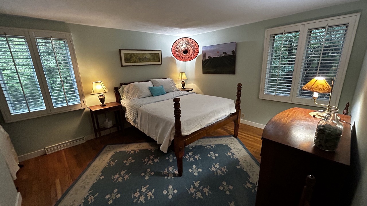 Photo of Bedroom in Saunderstown