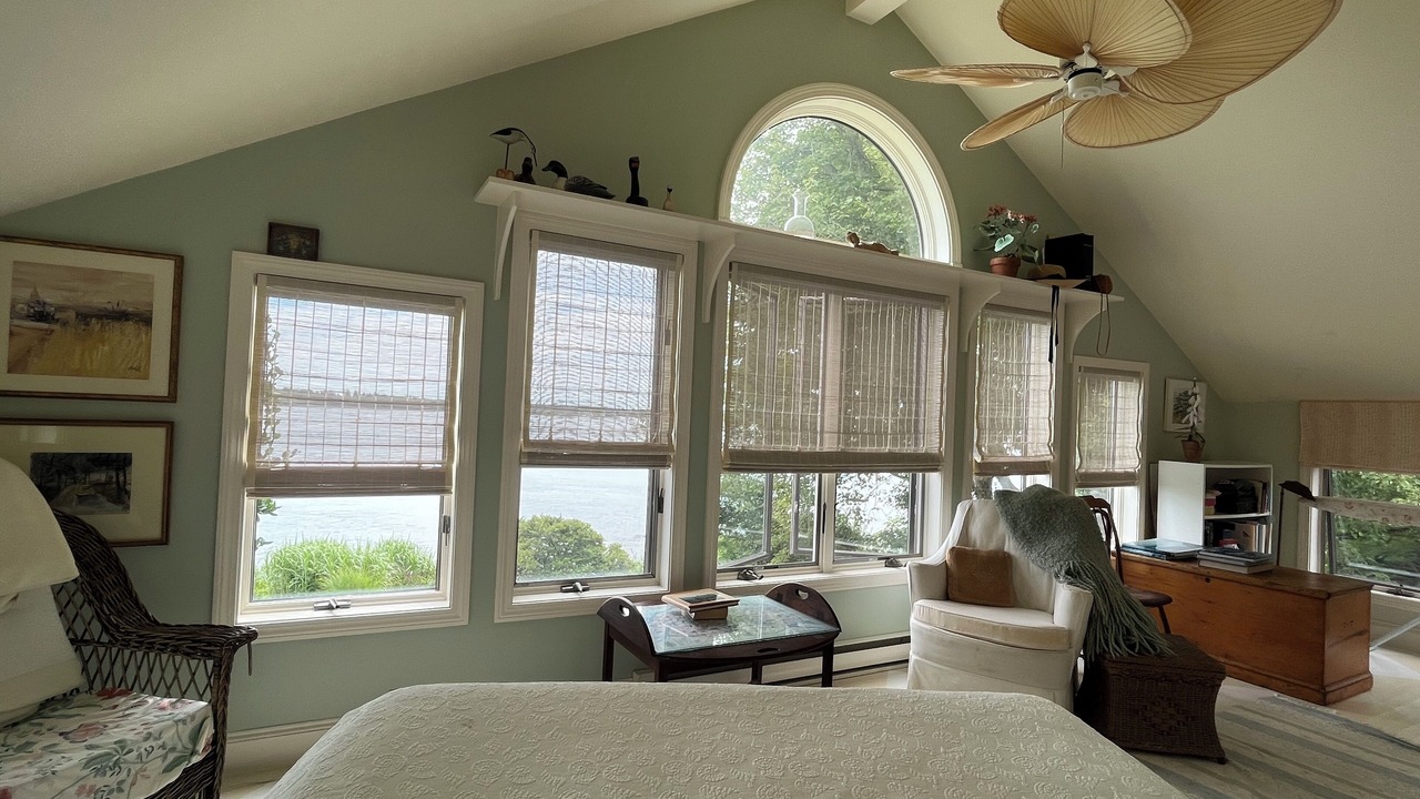 Photo of Bedroom in Saunderstown