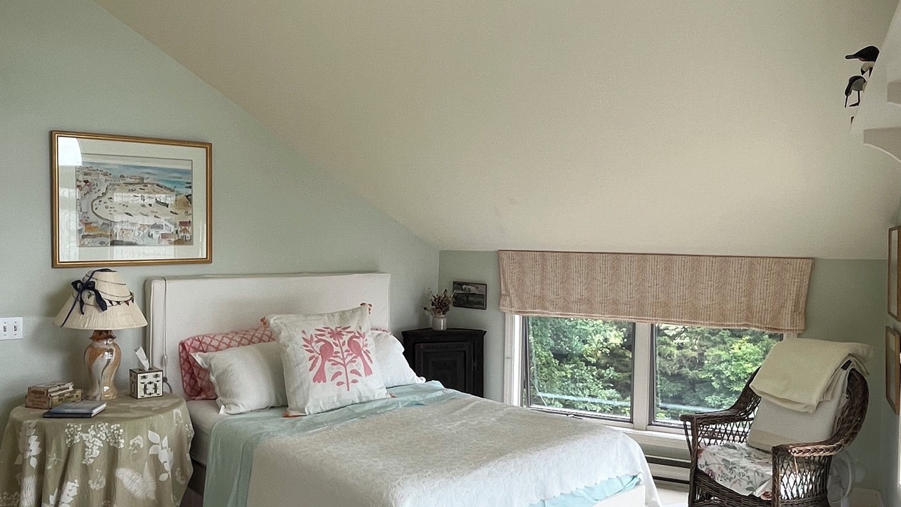 Photo of Bedroom in Saunderstown