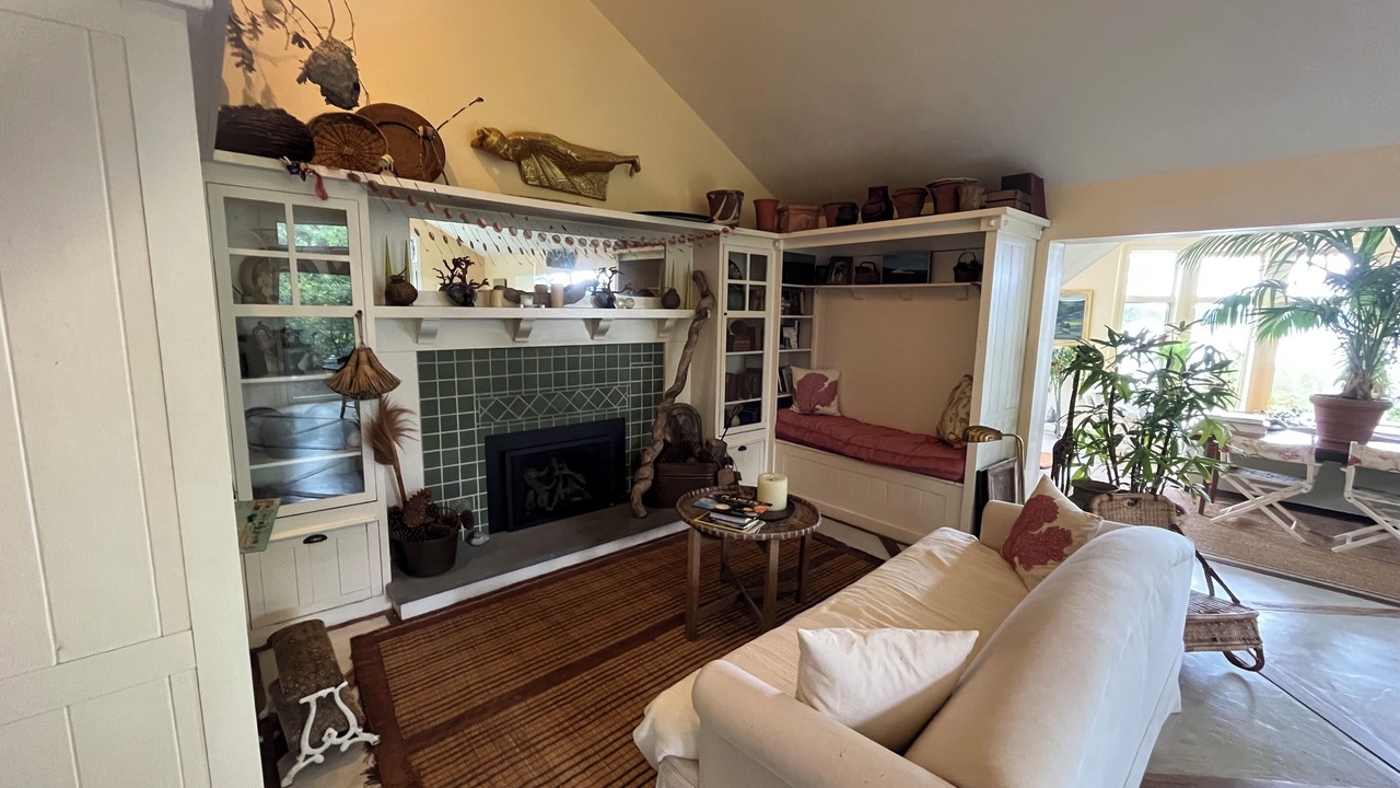 Photo of Livingroom in Saunderstown