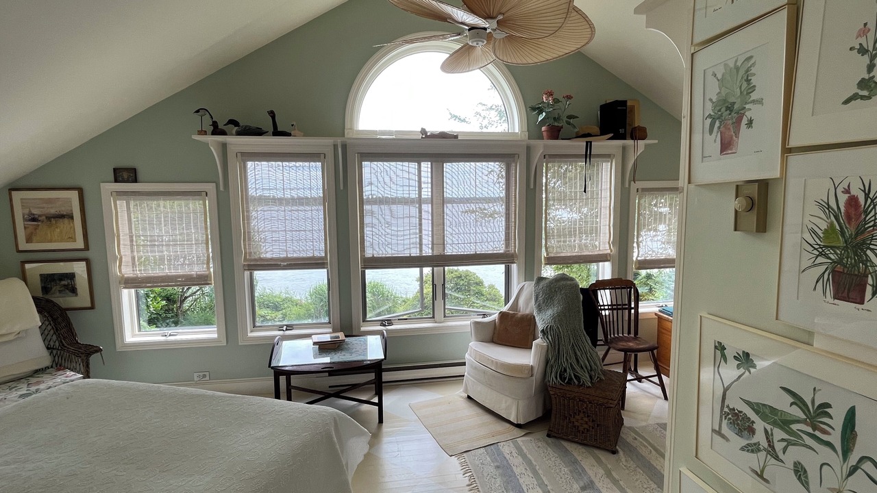 Photo of Bedroom in Saunderstown