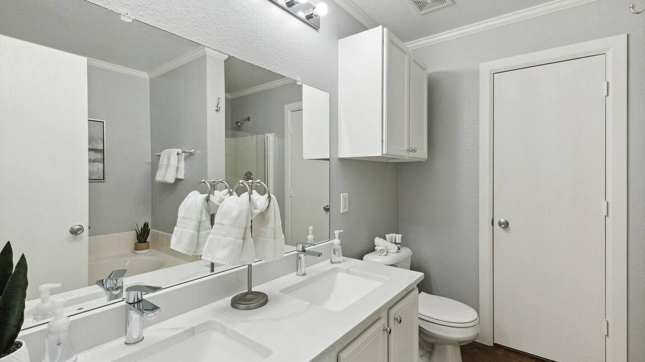 Photo of Bathroom in Elmo