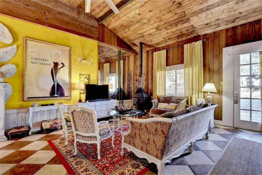 Photo of Livingroom in Gordonville