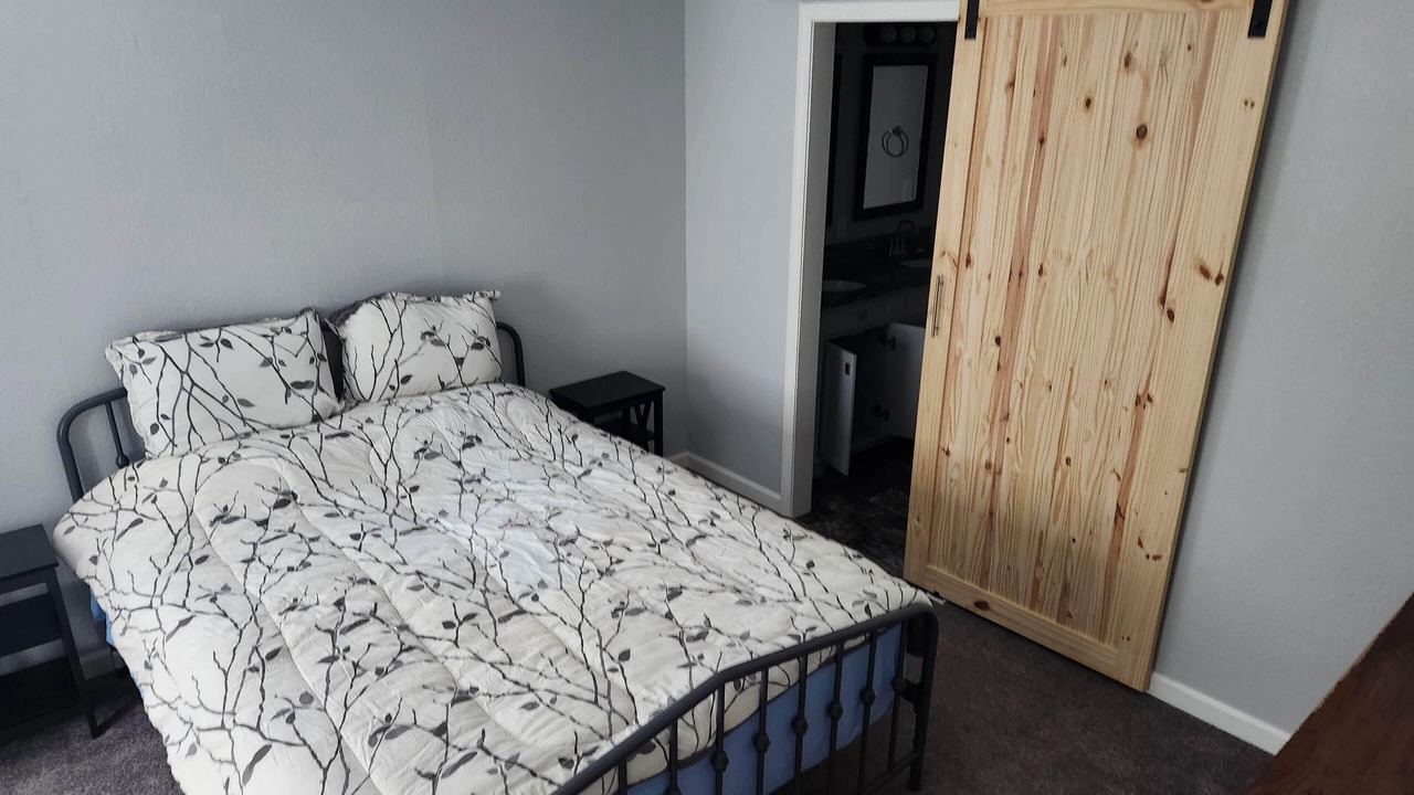 Photo of Bedroom in Blue Springs
