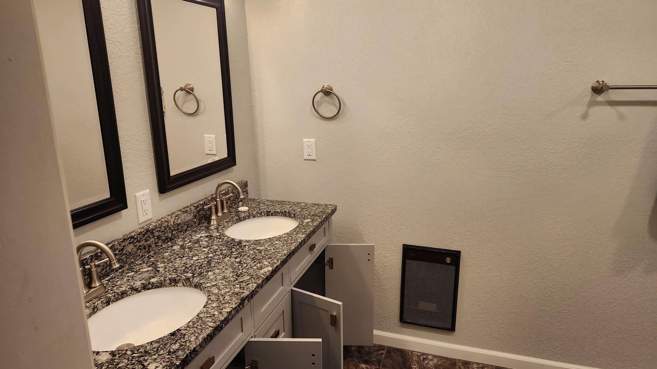 Photo of Bathroom in Blue Springs