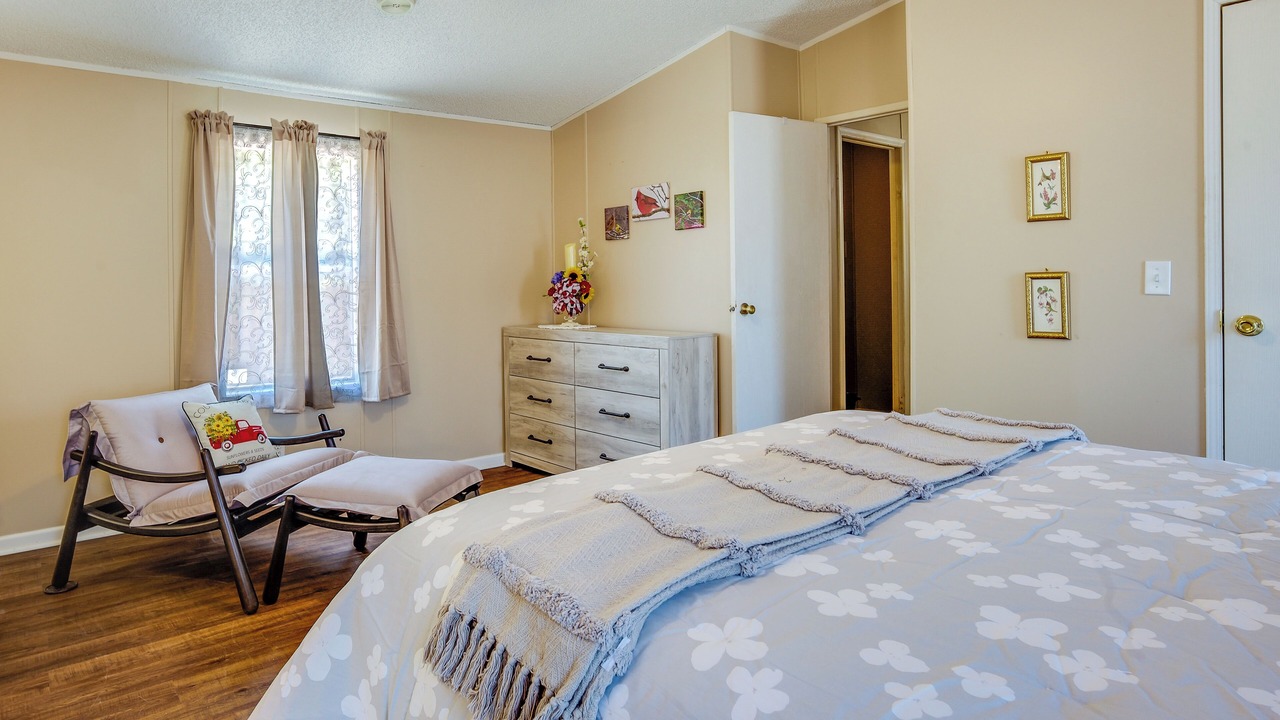 Photo of Bedroom in Normangee
