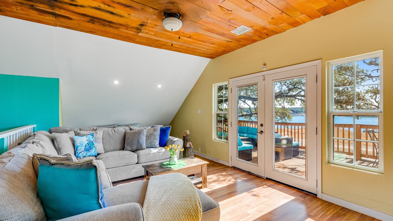 Photo of Livingroom in Rocky Ridge