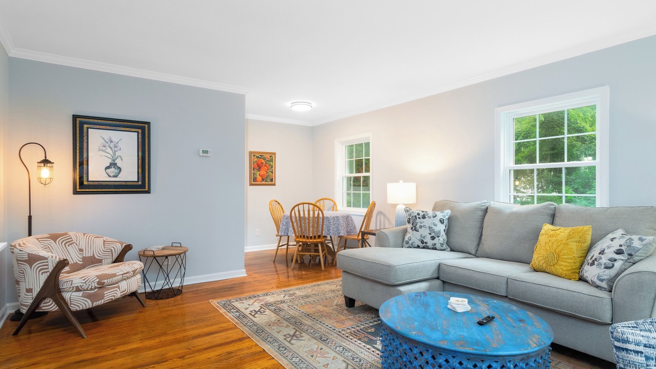 Photo of Livingroom in Downtown