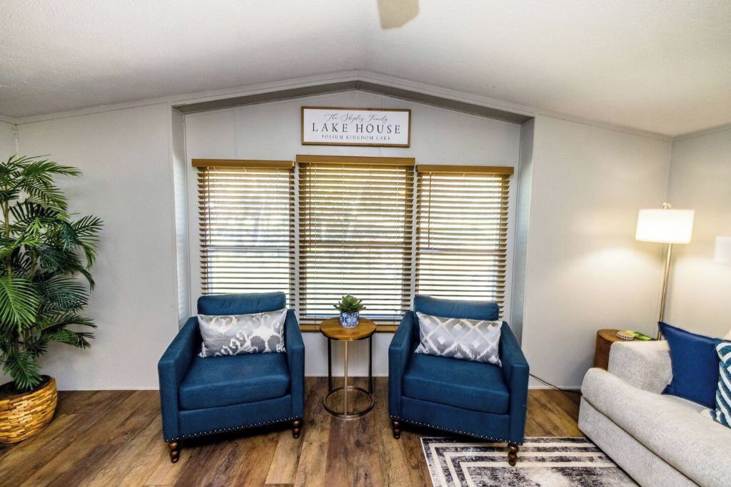 Photo of Livingroom in Graford