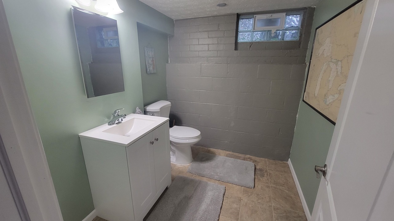 Photo of Bathroom in Elyria