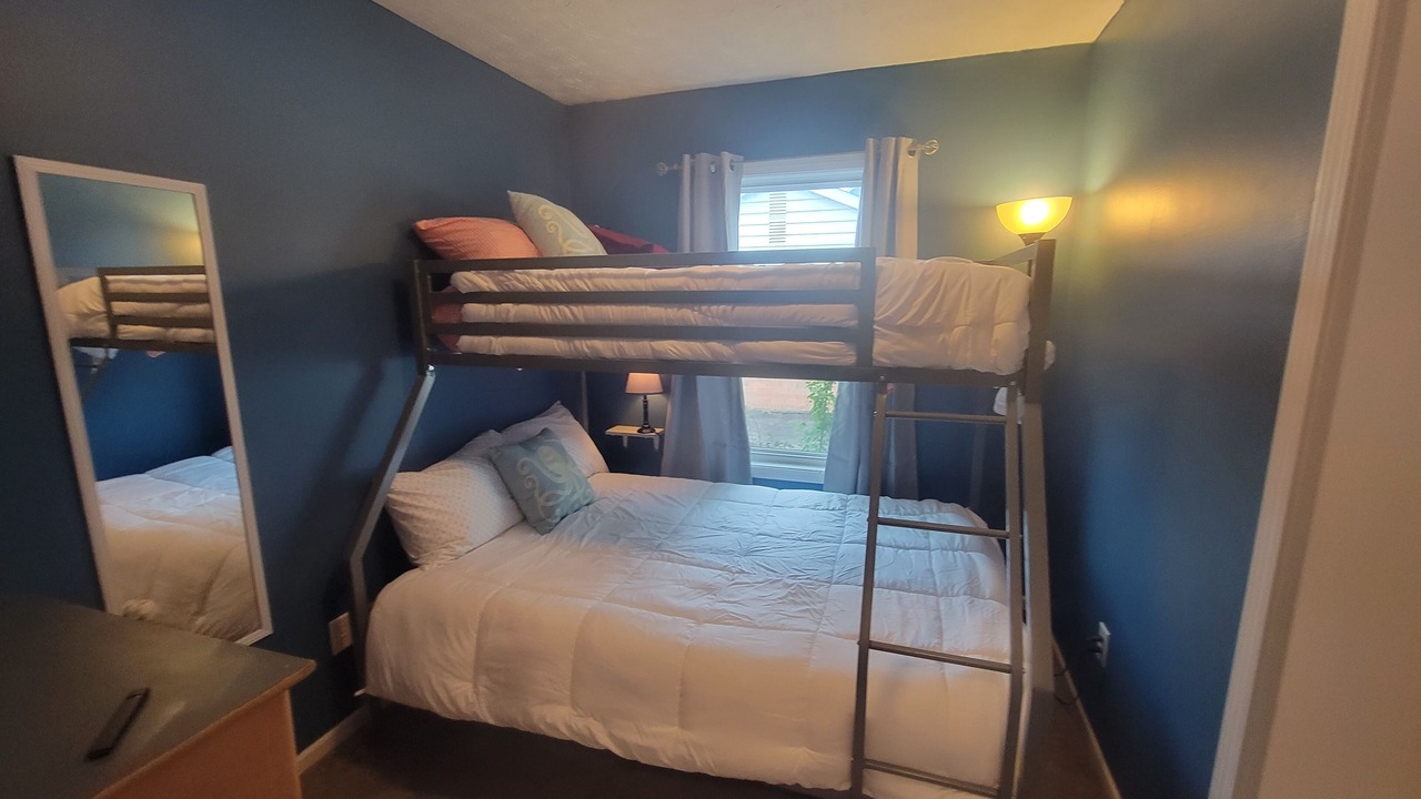 Photo of Bedroom in Elyria