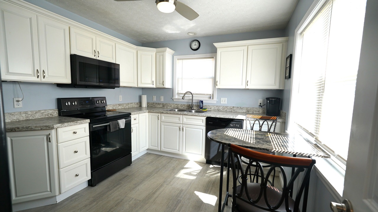 Photo of Kitchen in Elyria