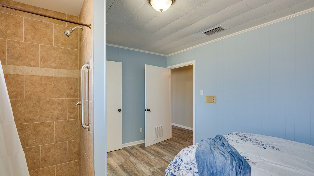 Photo of Bedroom in Overton