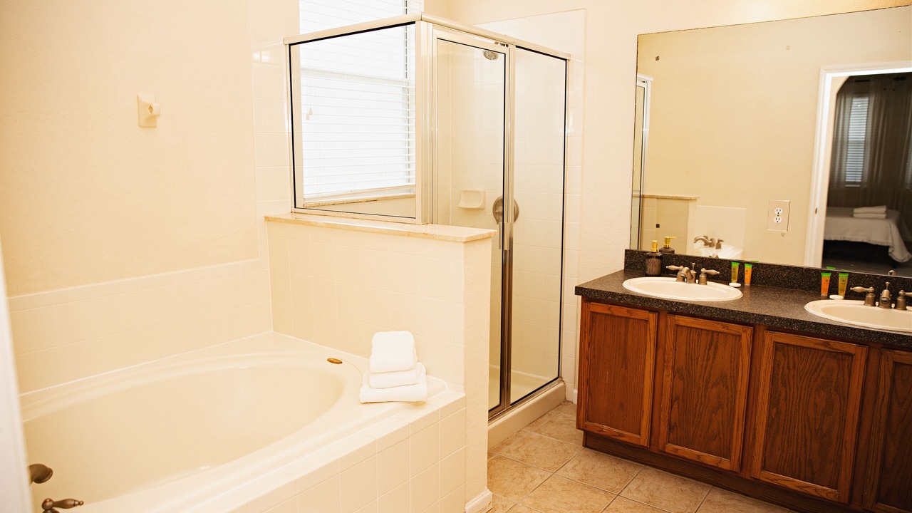 Photo of Bathroom in Trafalgar Village