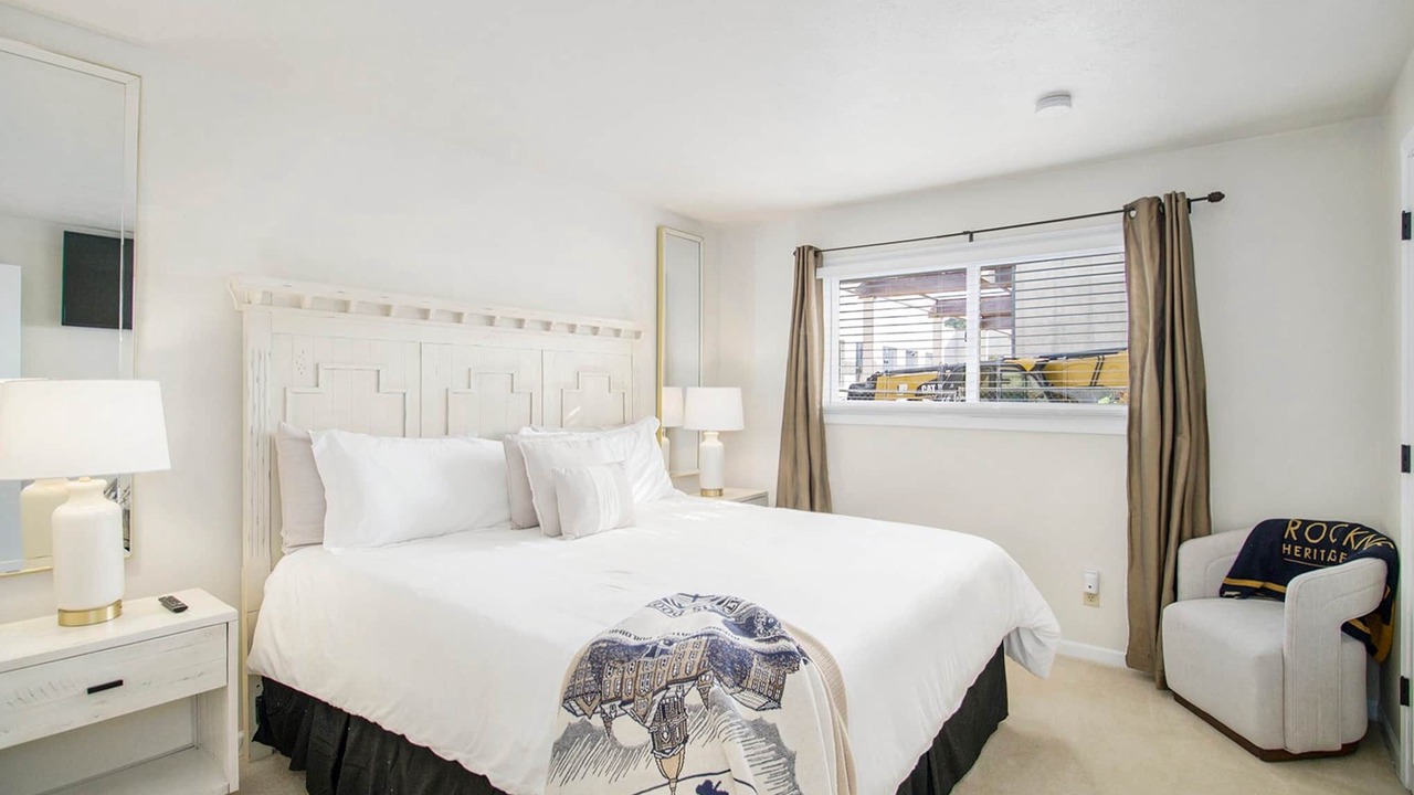 Photo of Bedroom in Notre Dame