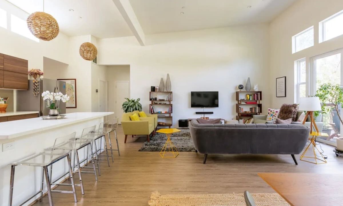 Photo of Livingroom in Forestville