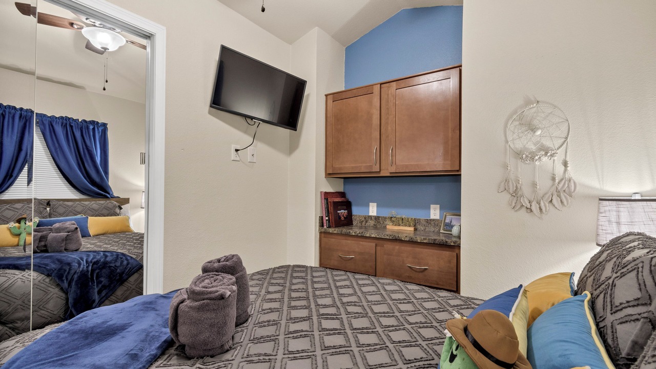 Photo of Bedroom in Picture Rocks
