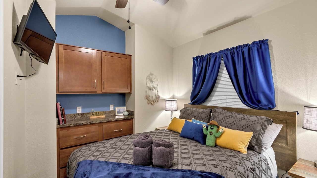 Photo of Bedroom in Picture Rocks