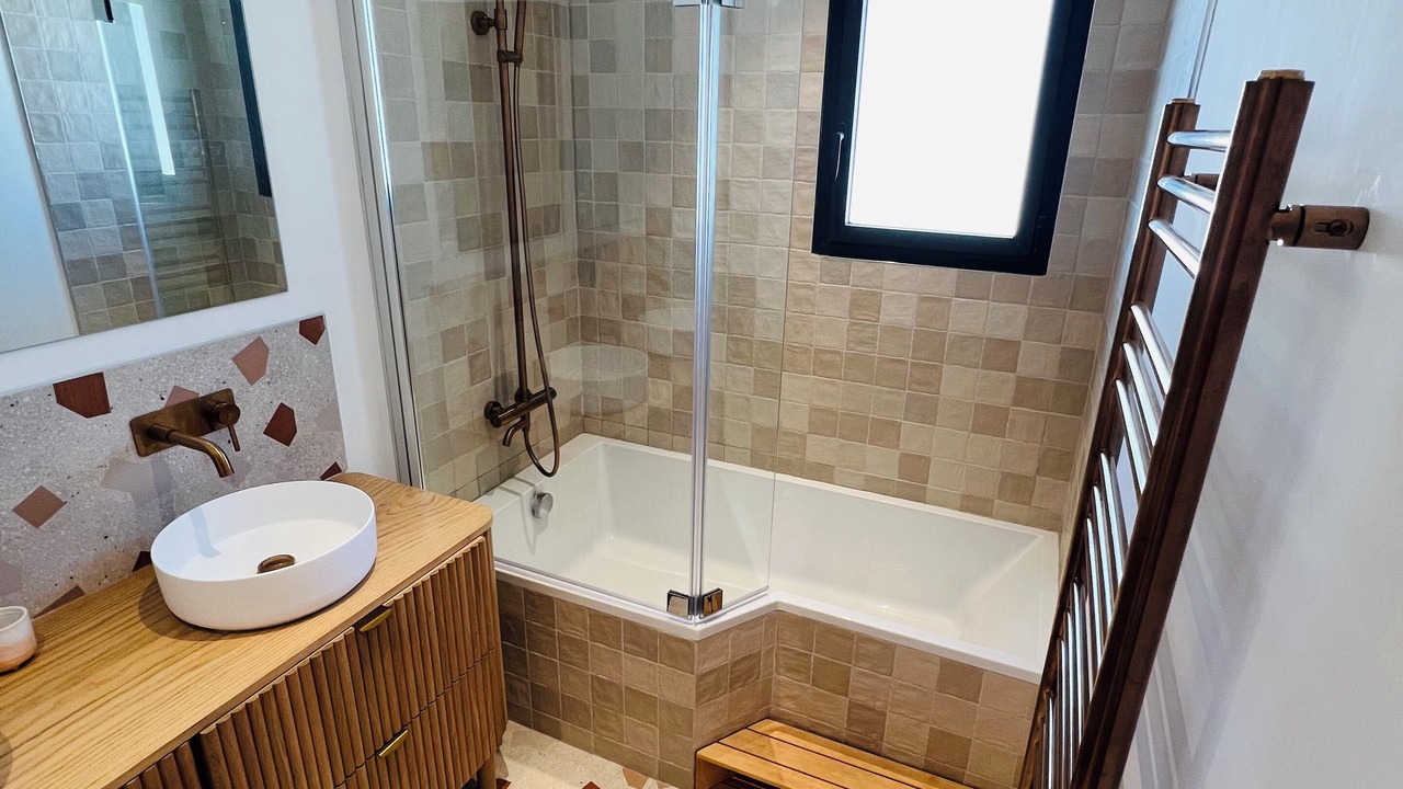 Photo of Bathroom in La Valette-du-Var
