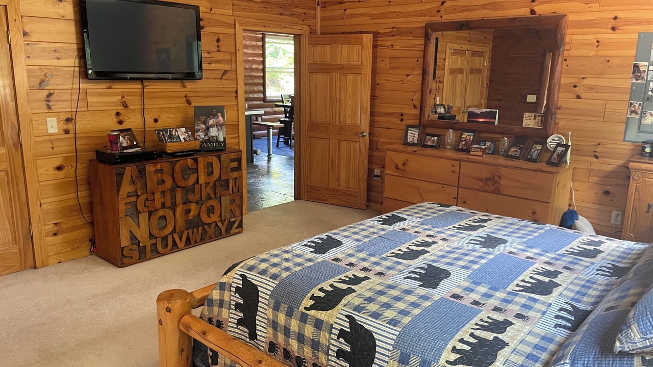 Photo of Bedroom in Alden