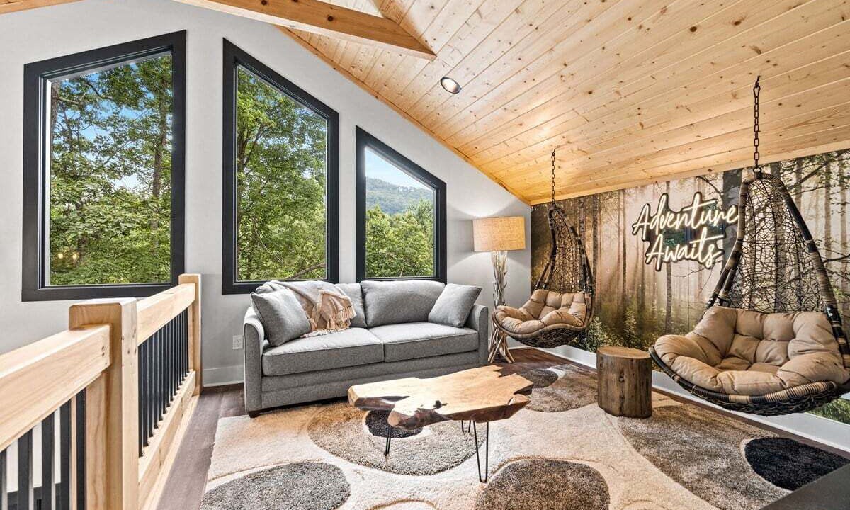 Photo of Livingroom in Hendersonville