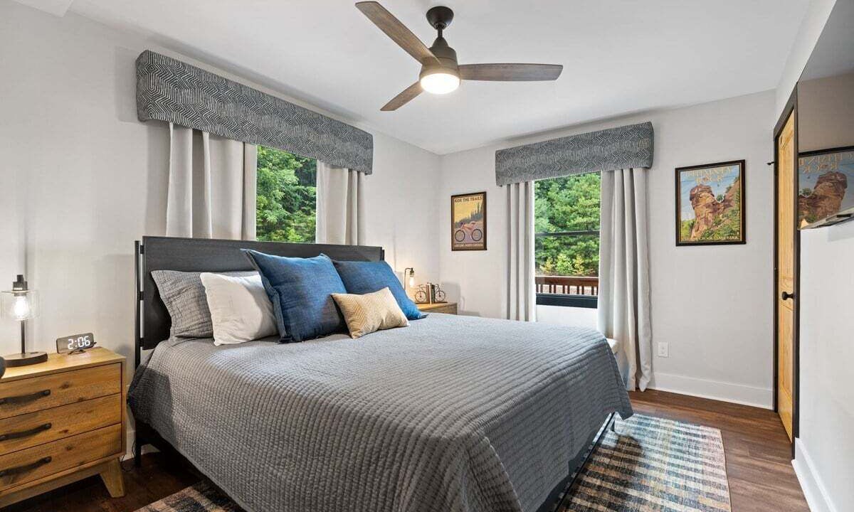 Photo of Bedroom in Hendersonville