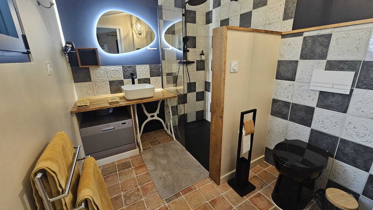 Photo of Bathroom in Saint-Lambert-la-Potherie