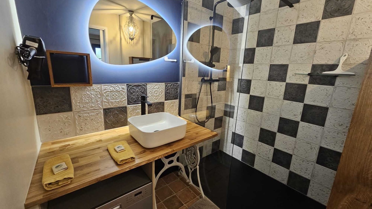 Photo of Bathroom in Saint-Lambert-la-Potherie