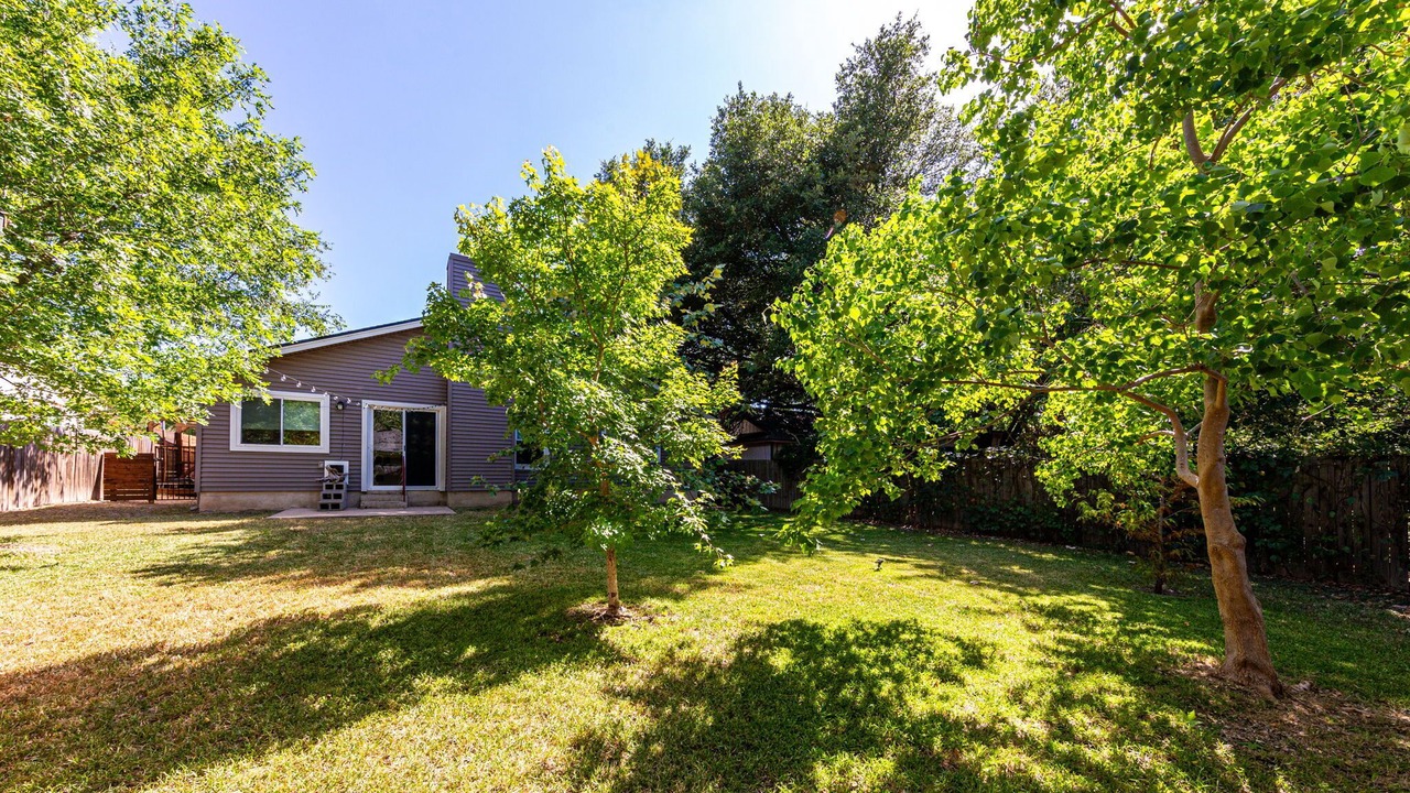 Photo of Outdoor in Buckingham Estates