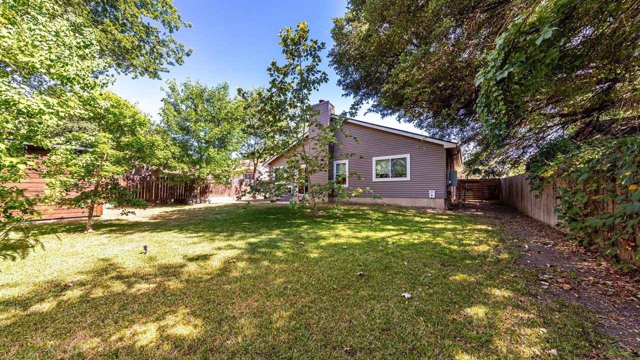 Photo of Outdoor in Buckingham Estates