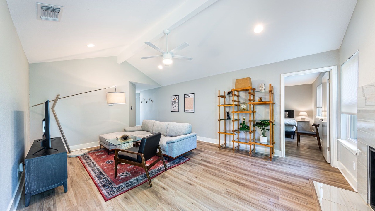 Photo of Livingroom in Buckingham Estates