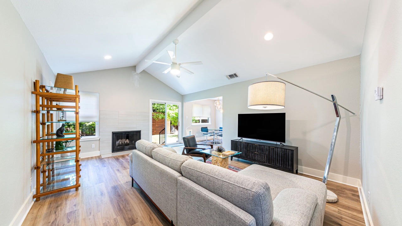 Photo of Livingroom in Buckingham Estates