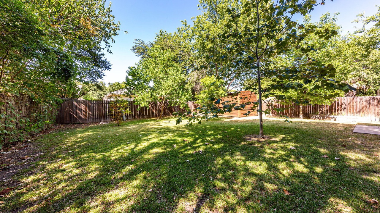 Photo of Outdoor in Buckingham Estates
