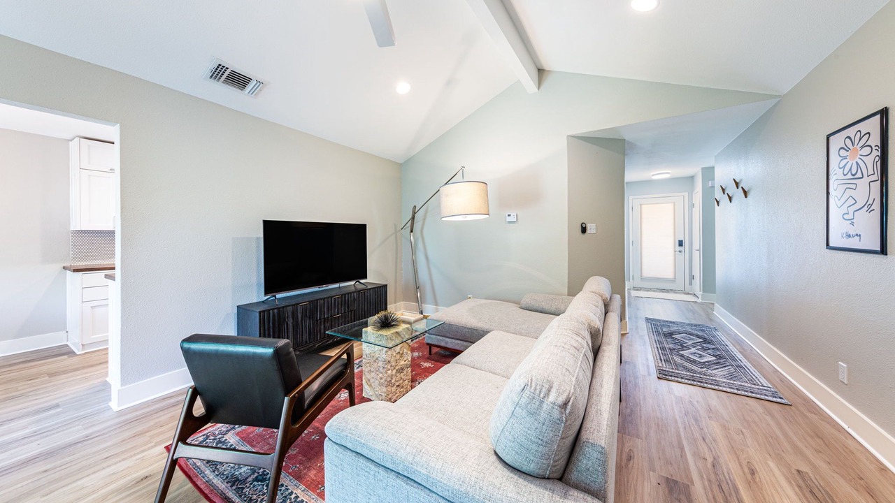Photo of Livingroom in Buckingham Estates