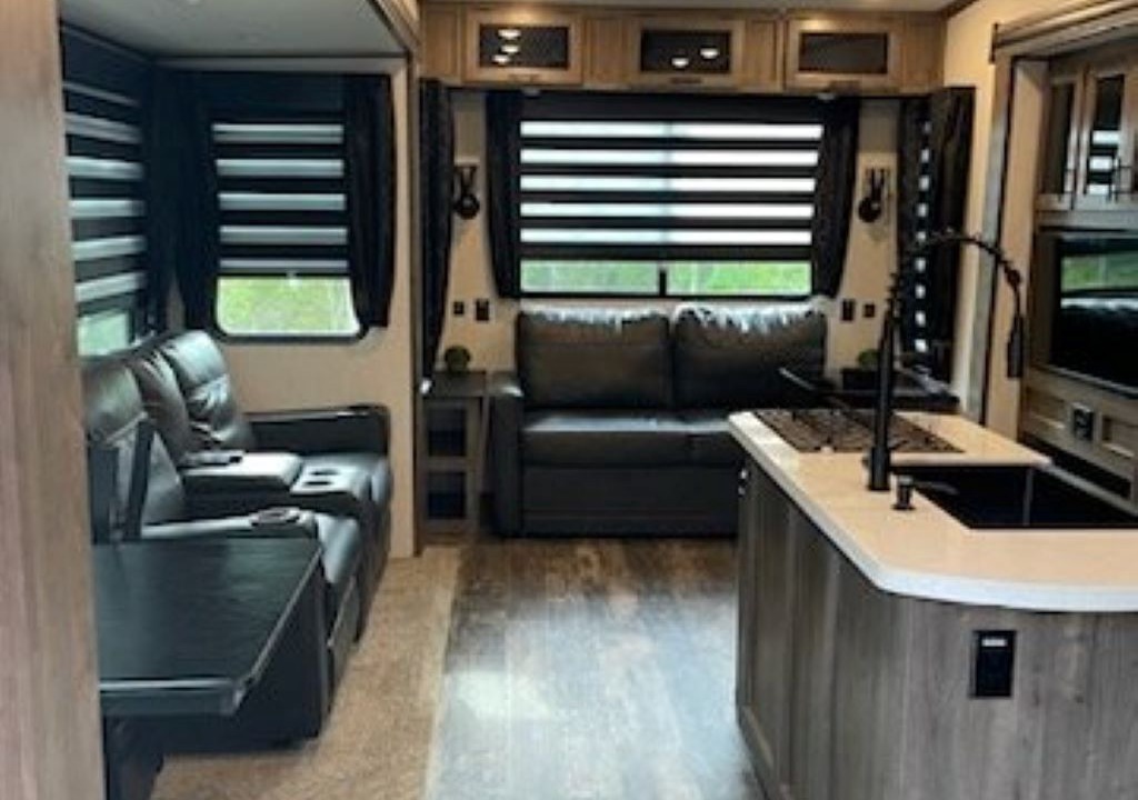 Photo of Livingroom in Van Buren