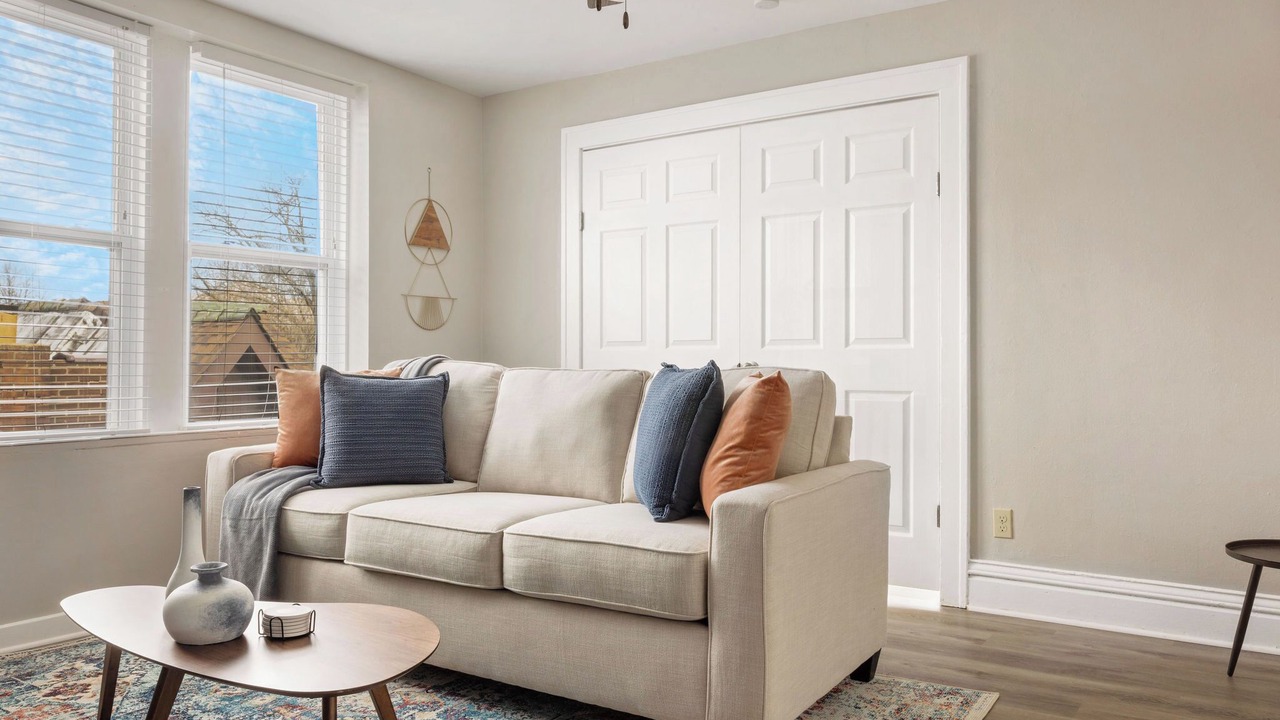 Photo of Livingroom in University City
