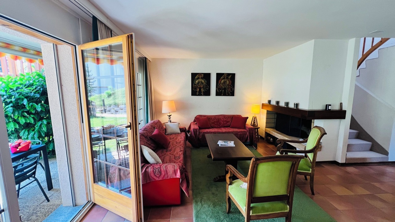 Photo of Livingroom in Lens