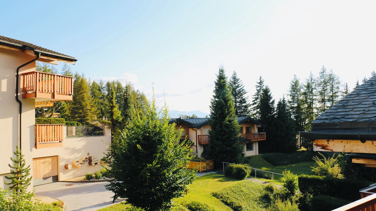 Photo of Outdoor in Lens