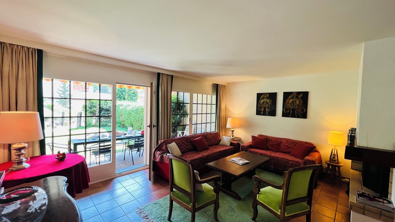 Photo of Livingroom in Lens