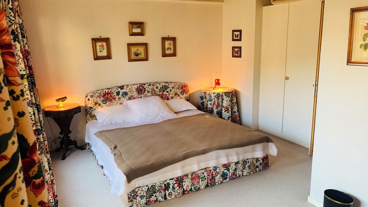 Photo of Bedroom in Lens