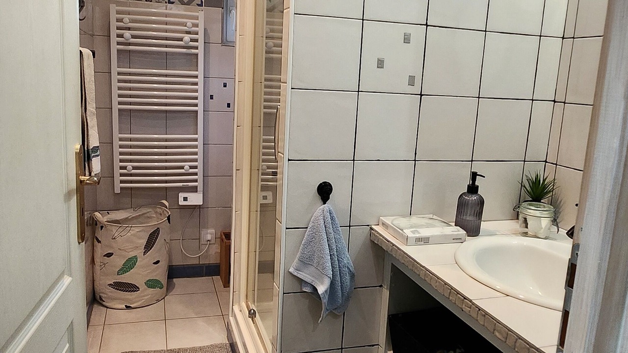 Photo of Bathroom in Suze-la-Rousse