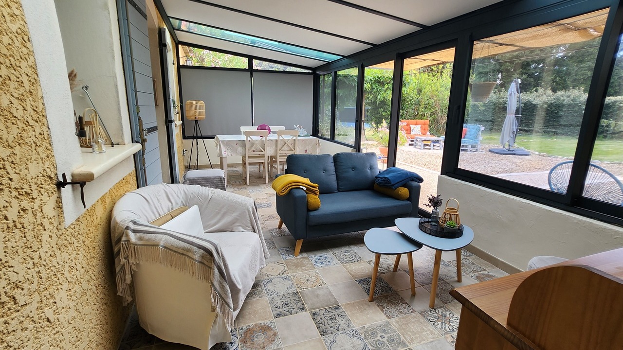 Photo of Livingroom in Suze-la-Rousse