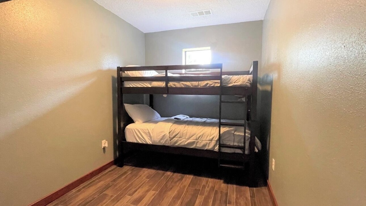 Photo of Bedroom in Ozark