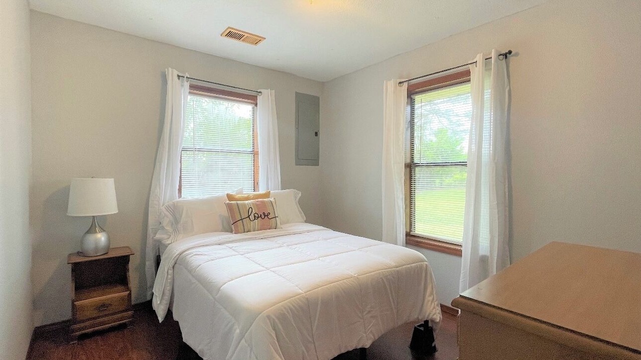 Photo of Bedroom in Ozark